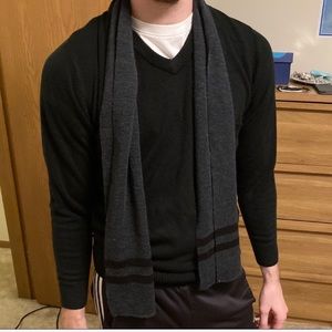 Men’s charcoal gray scarf with black stripes